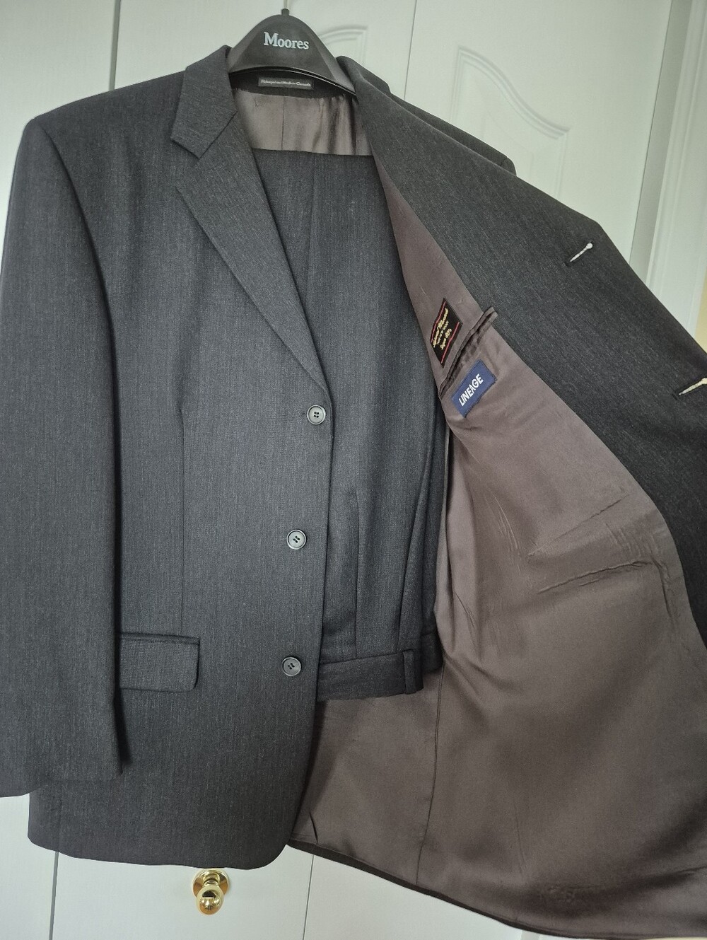 Men's Dark Charcoal Single-Breasted Suit